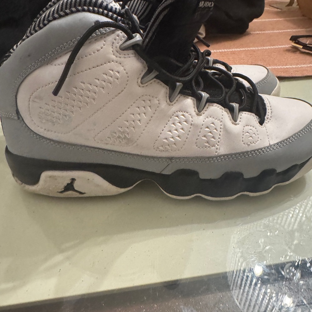 Jordan Kids Sneakers in Gray and Black